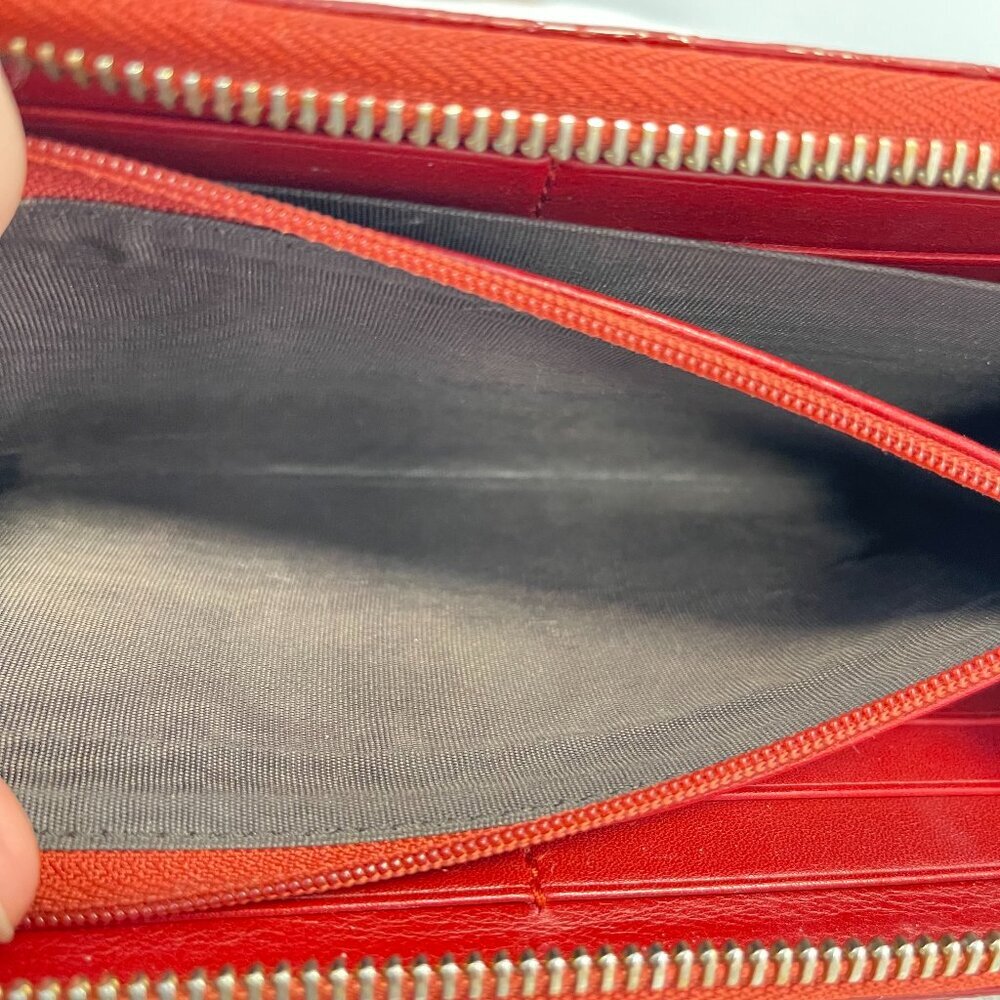 Gucci Microguccissima Zippy Long Wallet in Red Patent Leather - Preowned - Picture 8 of 12